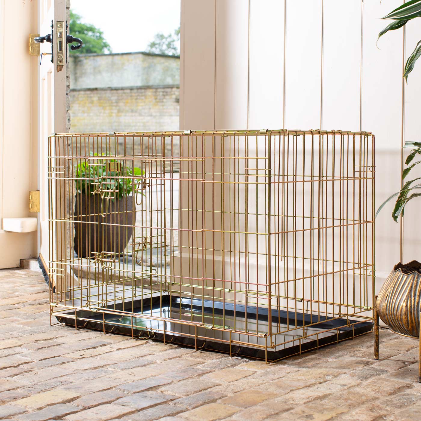 Heavy Duty Deluxe Dog Crate in Gold
