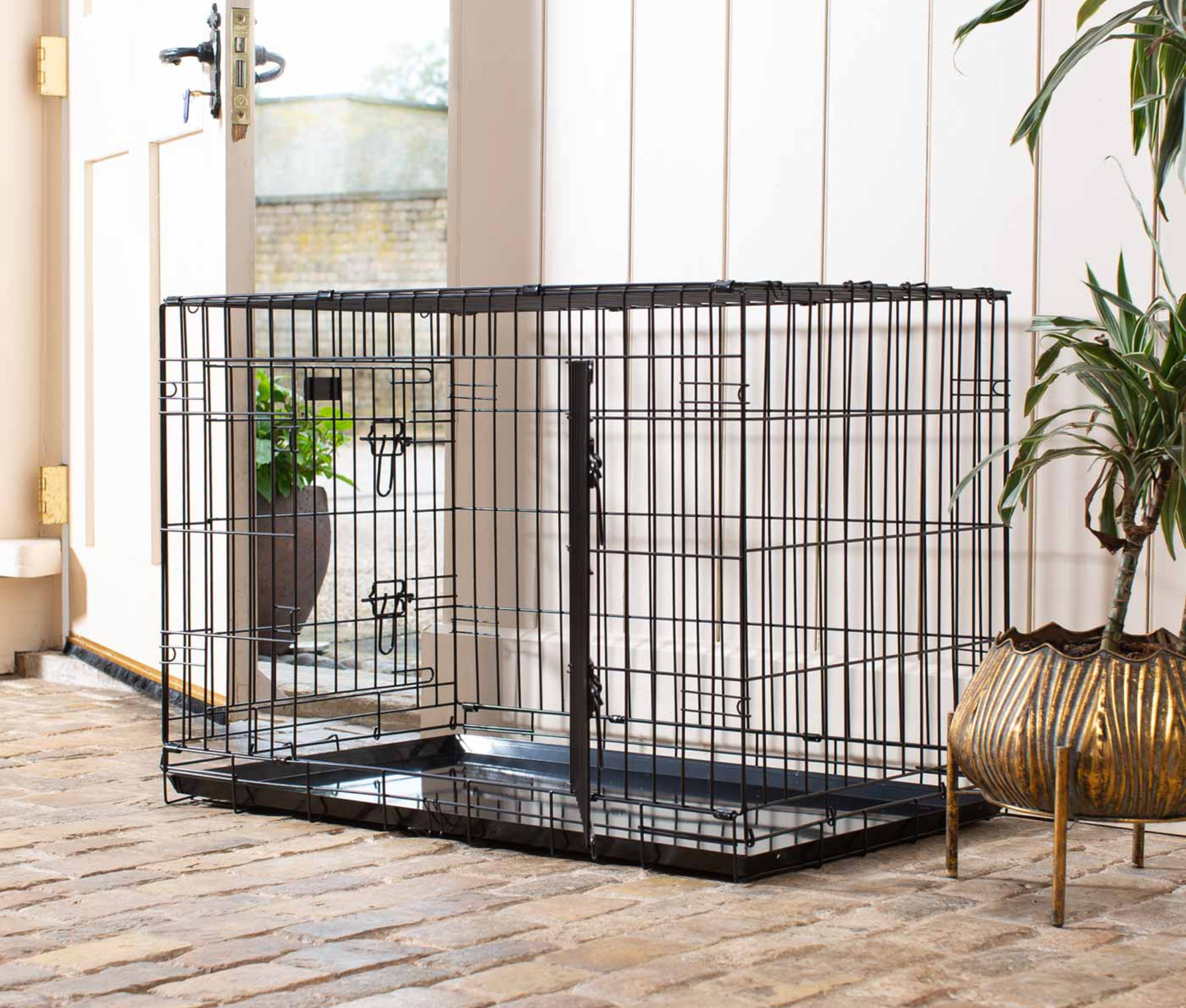 Heavy Duty Deluxe Dog Crate in Black