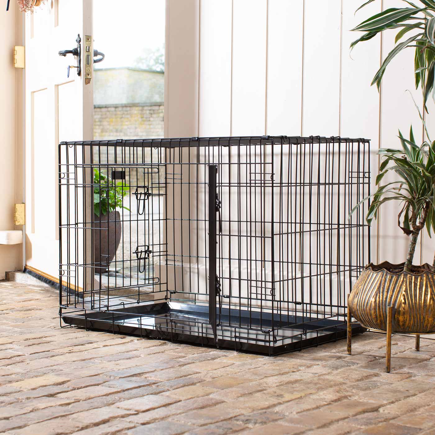 Heavy Duty Deluxe Dog Crate in Black